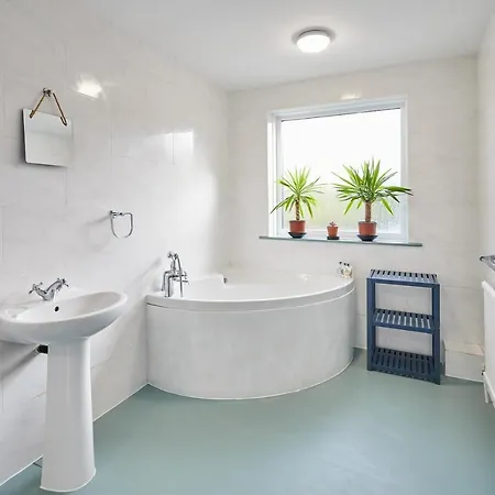 Host & - Coast Farm Hotel 4*
